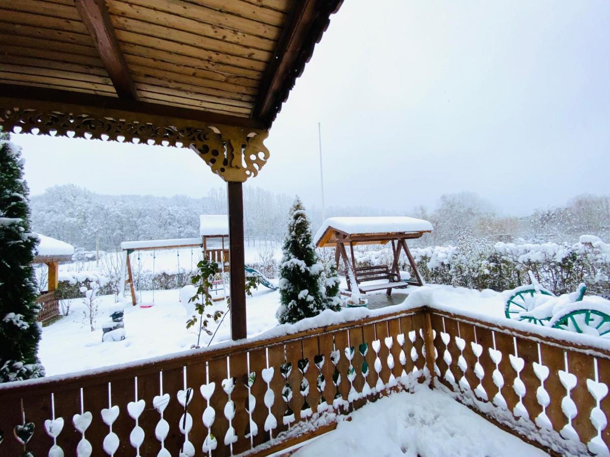 Agropensiunea Valea Fagilor Luncavita Exterior foto