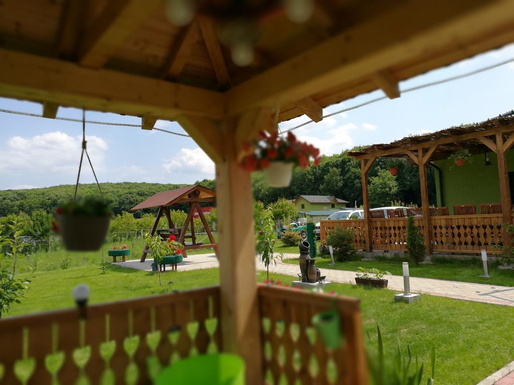 Agropensiunea Valea Fagilor Luncavita Exterior foto