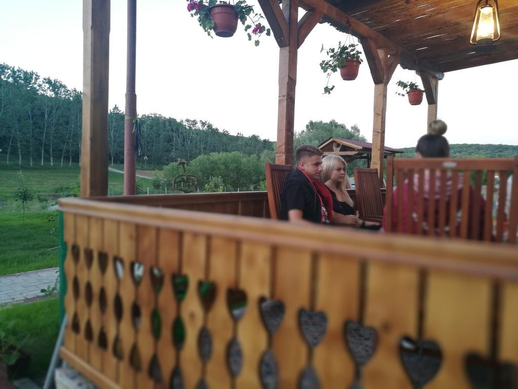 Agropensiunea Valea Fagilor Luncavita Exterior foto