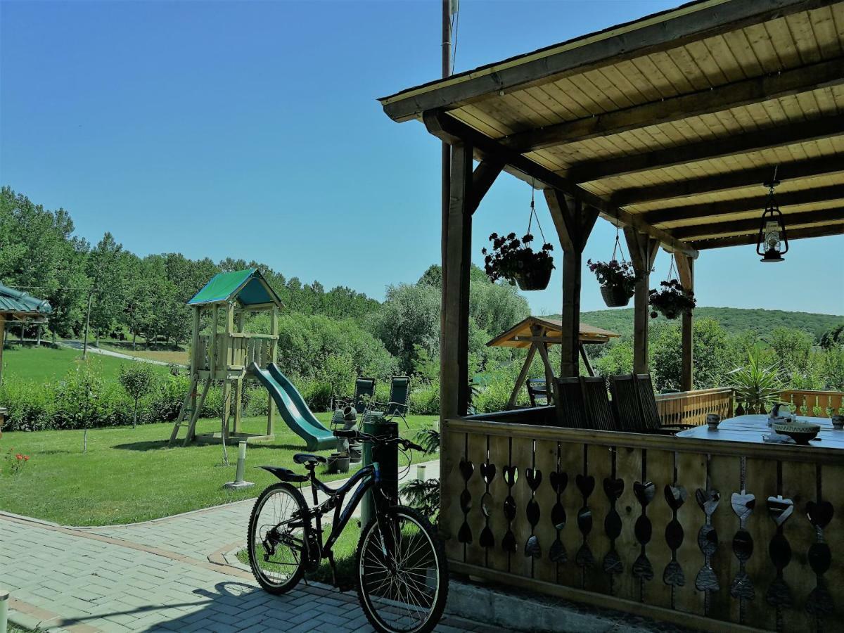 Agropensiunea Valea Fagilor Luncavita Exterior foto