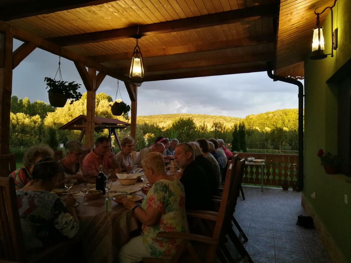 Agropensiunea Valea Fagilor Luncavita Exterior foto