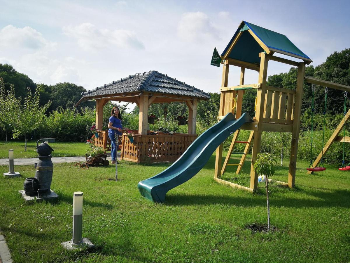 Agropensiunea Valea Fagilor Luncavita Exterior foto
