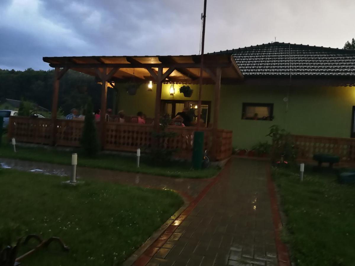 Agropensiunea Valea Fagilor Luncavita Exterior foto
